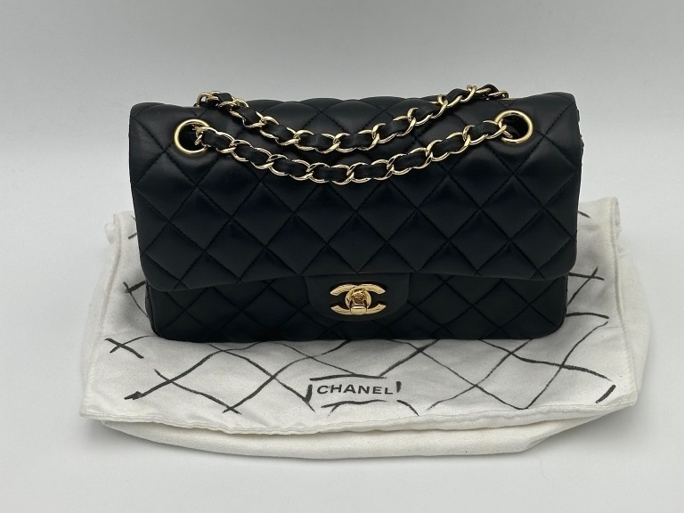 Chanel Classic Medium Double Flap Black Caviar